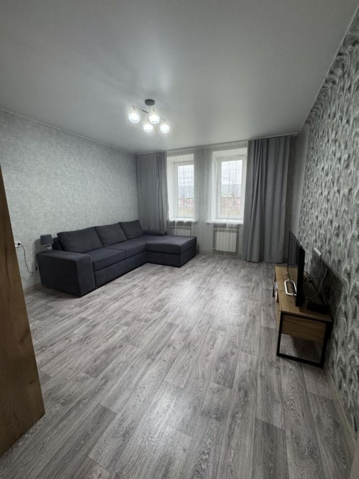 2-комн квартира Московская 1-я ул, 28