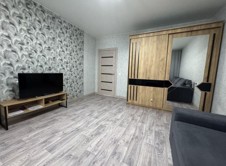 2-комн квартира Московская 1-я ул, 28