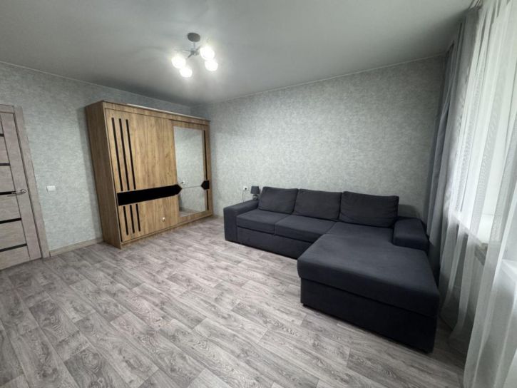 2-комн квартира Московская 1-я ул, 28