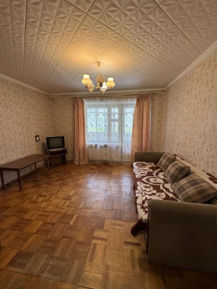 3-комн квартира Кирова ул, 33