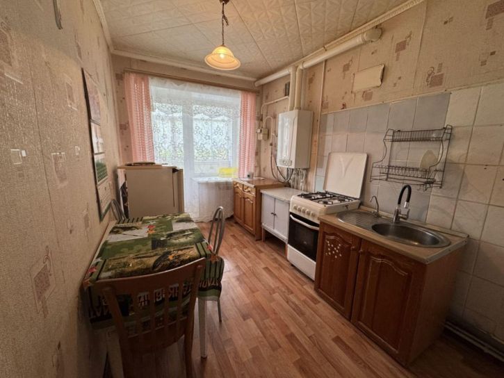 3-комн квартира Кирова ул, 33