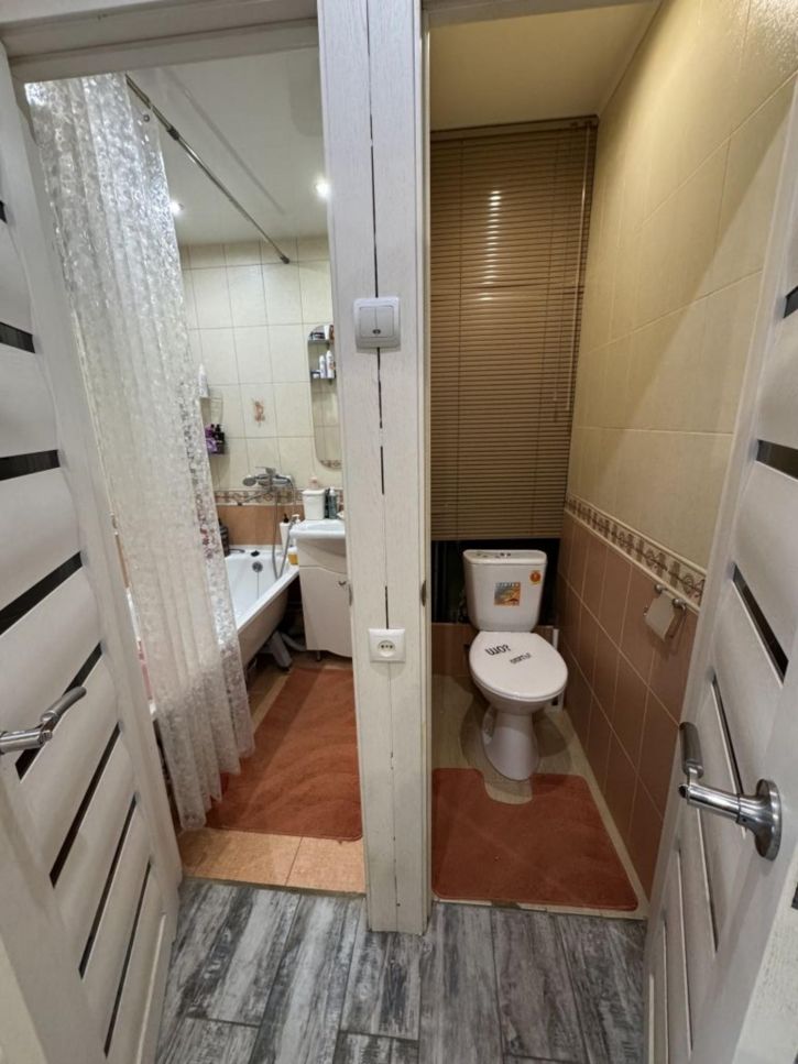 2-комн квартира Строителей ул, 7