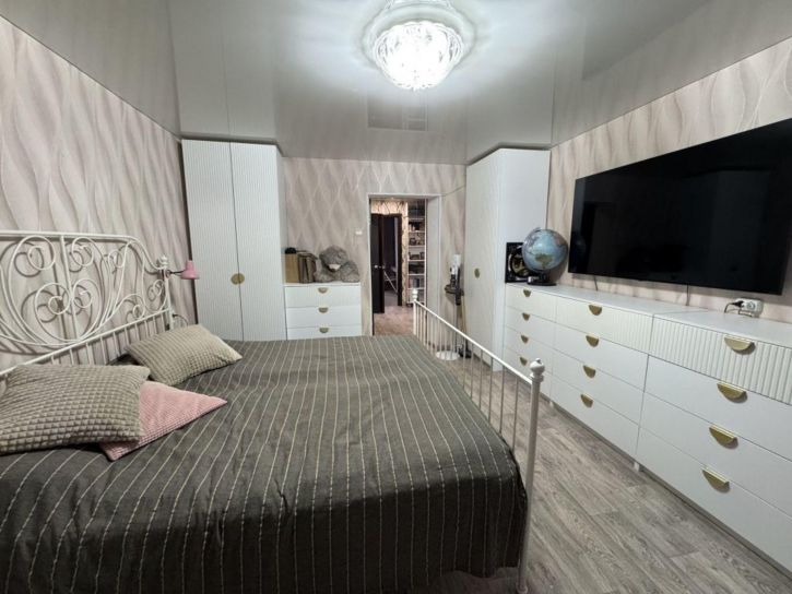 3-комн квартира Кооперативная ул, 49