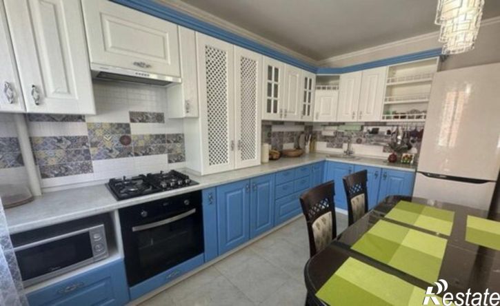 3-комн квартира Комсомольская пл, 10,  д. 10