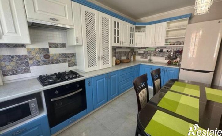 3-комн квартира Комсомольская пл, 10,  д. 10