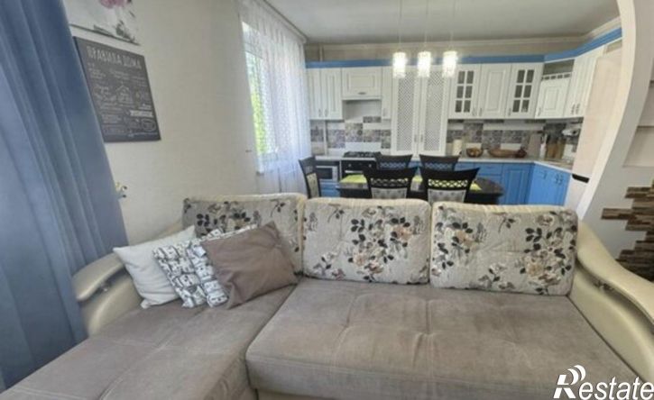 3-комн квартира Комсомольская пл, 10,  д. 10