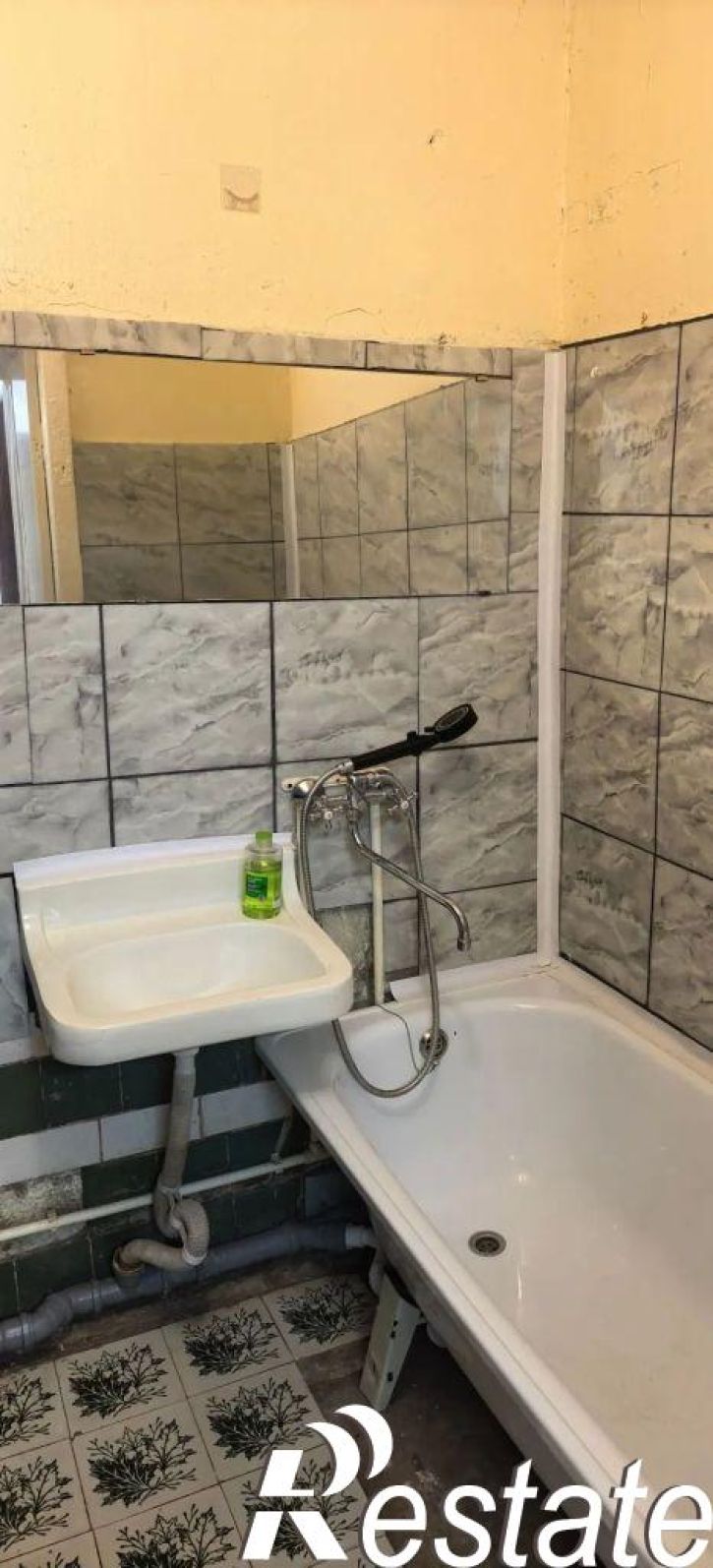2-комн квартира Строителей ул, 8А